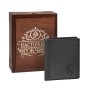 Бумажник мужской, черный, "Лев", в деревянной шкатулке с гравировкой "Настоящий мужчина" (Лев
