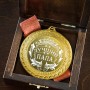 Медаль подарочная "Лучший папа" в деревянной шкатулке