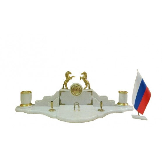 Настольный набор из белого мрамора с лошадками