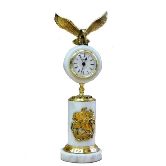 Часы из белого мрамора с орлом
