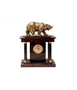 Часы из обсидиана с фигуркой медведя