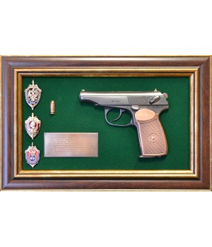 Панно с пистолетом "Макаров" со знаками ФСБ в подарочной коробке