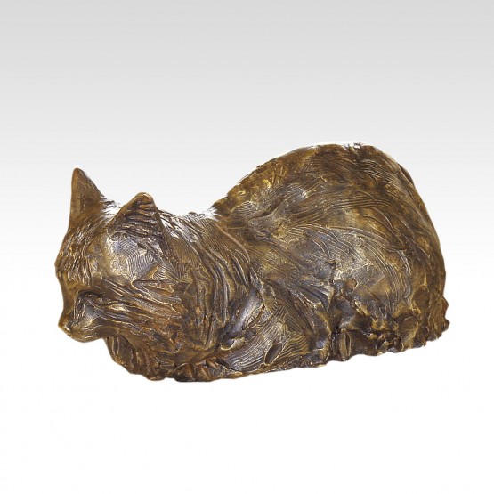 Скульптура "Дремлющий кот"