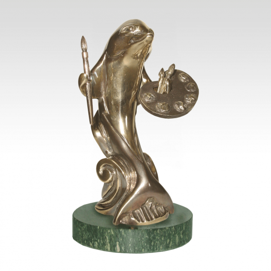 Скульптура "Дельфин с мольбертом"