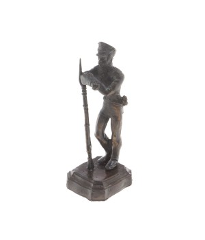 Статуэтка из бронзы "Солдат с ружьём" / бронзовая статуэтка / декоративная фигурка