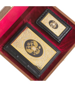 Подарочный набор для мужчин "Держава" кожаные ежедневник А6 и визитница из черной кожи в деревяном футляре Златоуст
