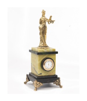 Часы декоративные "Фемида" - памятный подарок на день юриста