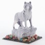 Сувенир из мрамолита "Волк на скале" 120827