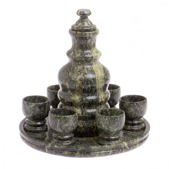 Подарочный набор "Коньячный" из камня змеевик (6 рюмок на ножке, графин, поднос)