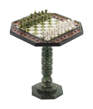 Шахматный стол из натурального мрамора и змеевика с каменными фигурами