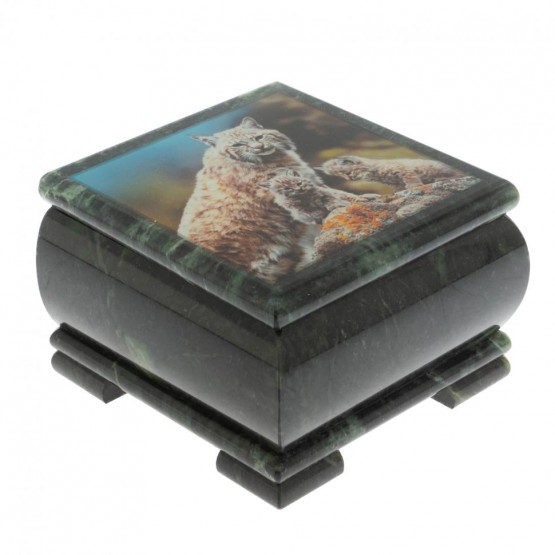 Шкатулка "Рысь и рысята" из змеевика 13х13х8 см 129497