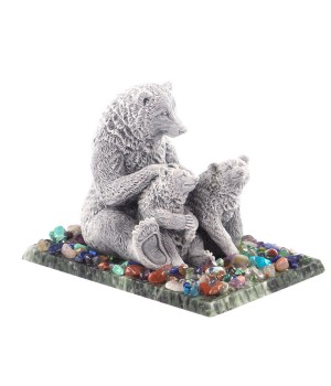 Статуэтка "Семья медведей" из мрамолита на подставке из змеевика