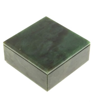 Шкатулка из натурального камня нефрит квадратная 9,5х9,5х5 см