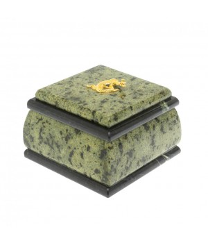 Шкатулка с ящерицей из змеевика 9,5х9,5х7 см 129505