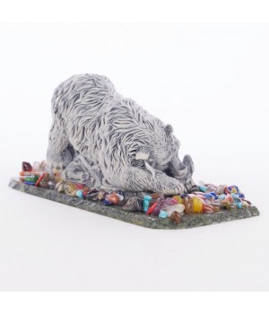 Сувенир из мрамолита "Медведь большой с рыбой №1" 118987