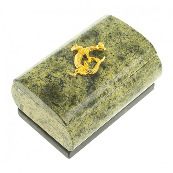 Шкатулка овальная из змеевика "Ящерица" 9х6,5х6 см 123249