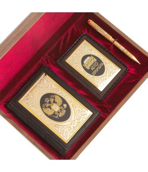 Подарочный набор "Автомобилист" кожанные корочки для автодокументов, ежедневник А6 из натуральной кожи и ручка с гравюрой Златоуст