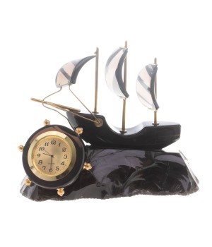 Настольные часы "Парусник" из черного обсидиана / часы декоративные / кварцевые часы / интерьерные часы / подарочные часы / подарок моряку